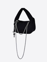 Nylon bags can be used as handbags or shoulder bags R31017