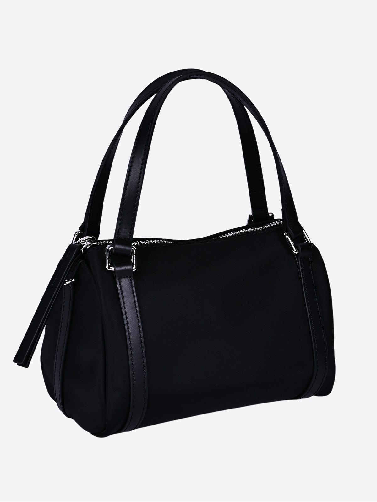 Nylon bags can be carried by hand or over the shoulder R31024
