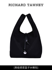 Nylon bags can be used as handbags or shoulder bags R31021